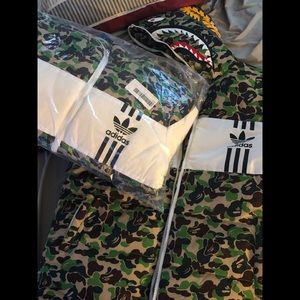Bape adidas puff jacket sz med